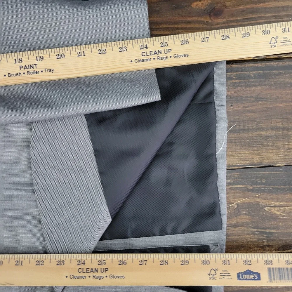 Stafford Essentials Men's Sport Coat‎ Blazer Three Button Gray Herringbone 40R